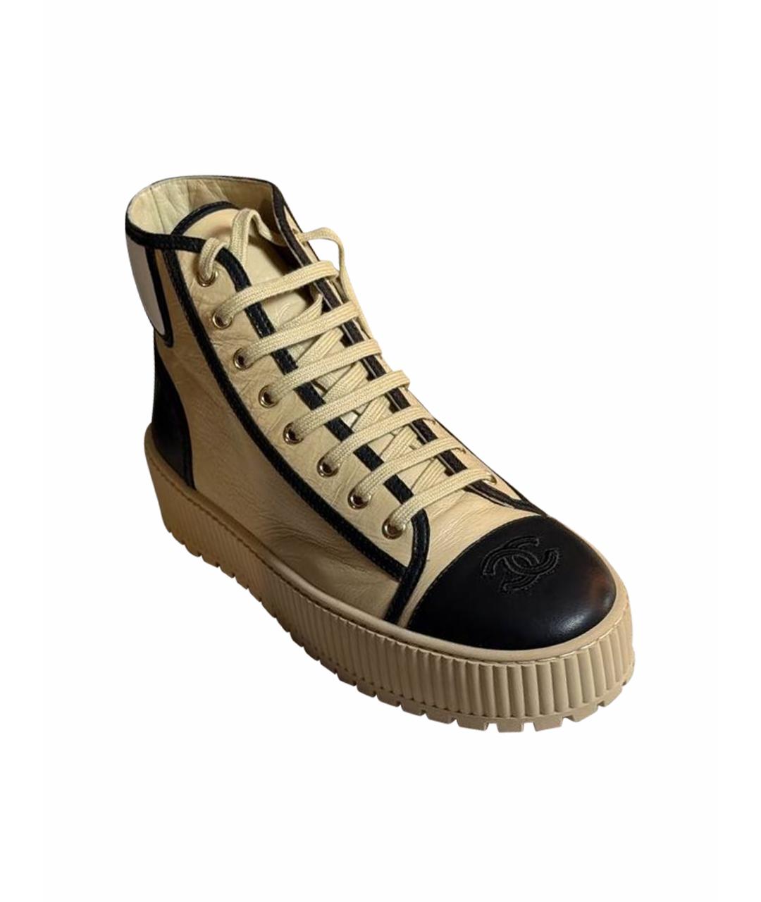 CHANEL Бежевые кожаные сапоги, фото 1