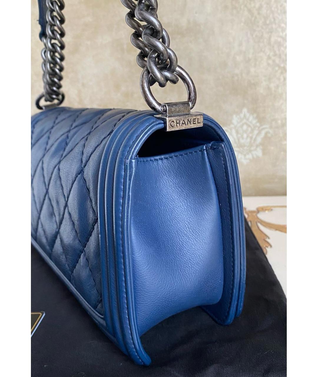 CHANEL Темно-синяя кожаная сумка через плечо, фото 3