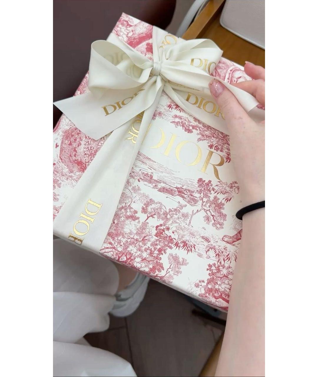 CHRISTIAN DIOR Книга, фото 5