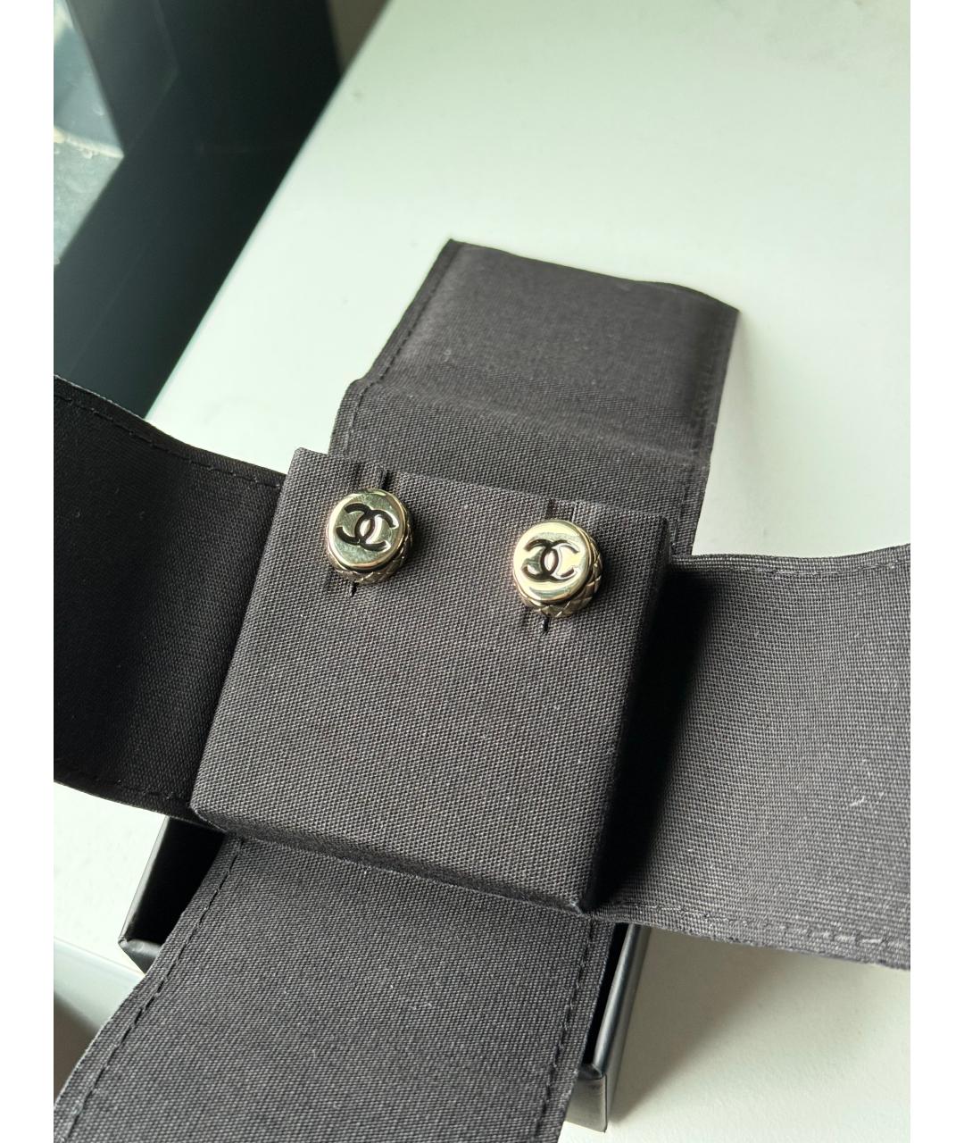CHANEL Золотые металлические серьги, фото 2