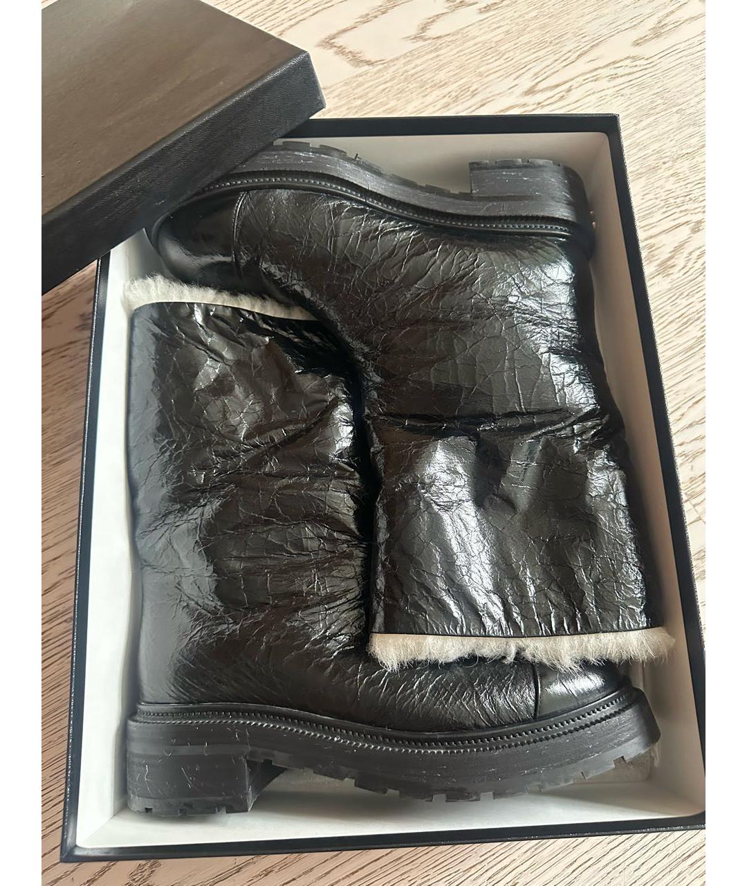 CHANEL Черные полусапоги из лакированной кожи, фото 3