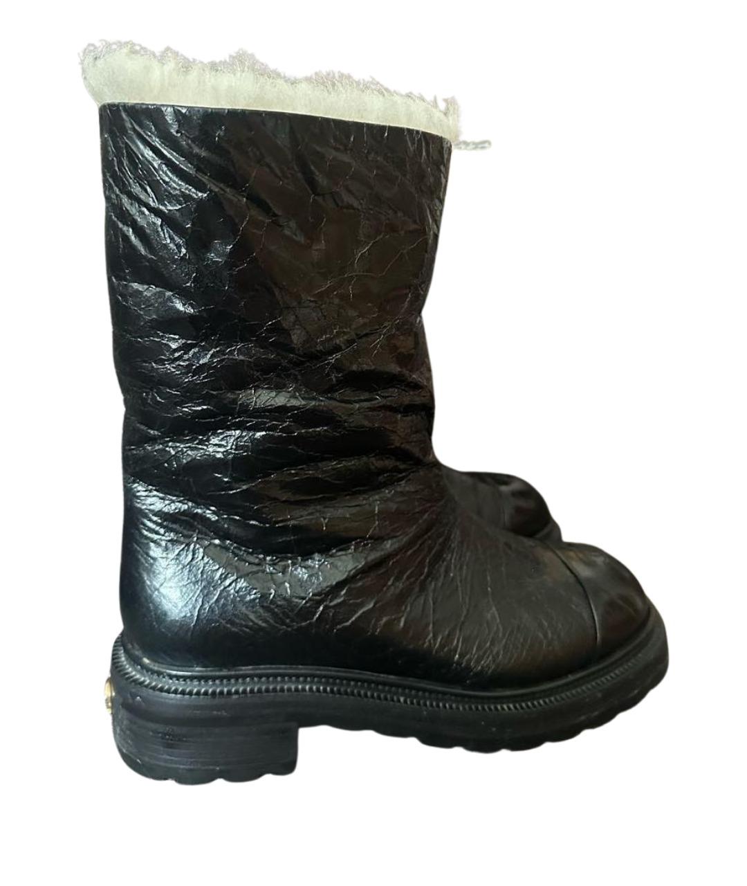 CHANEL Черные полусапоги из лакированной кожи, фото 1