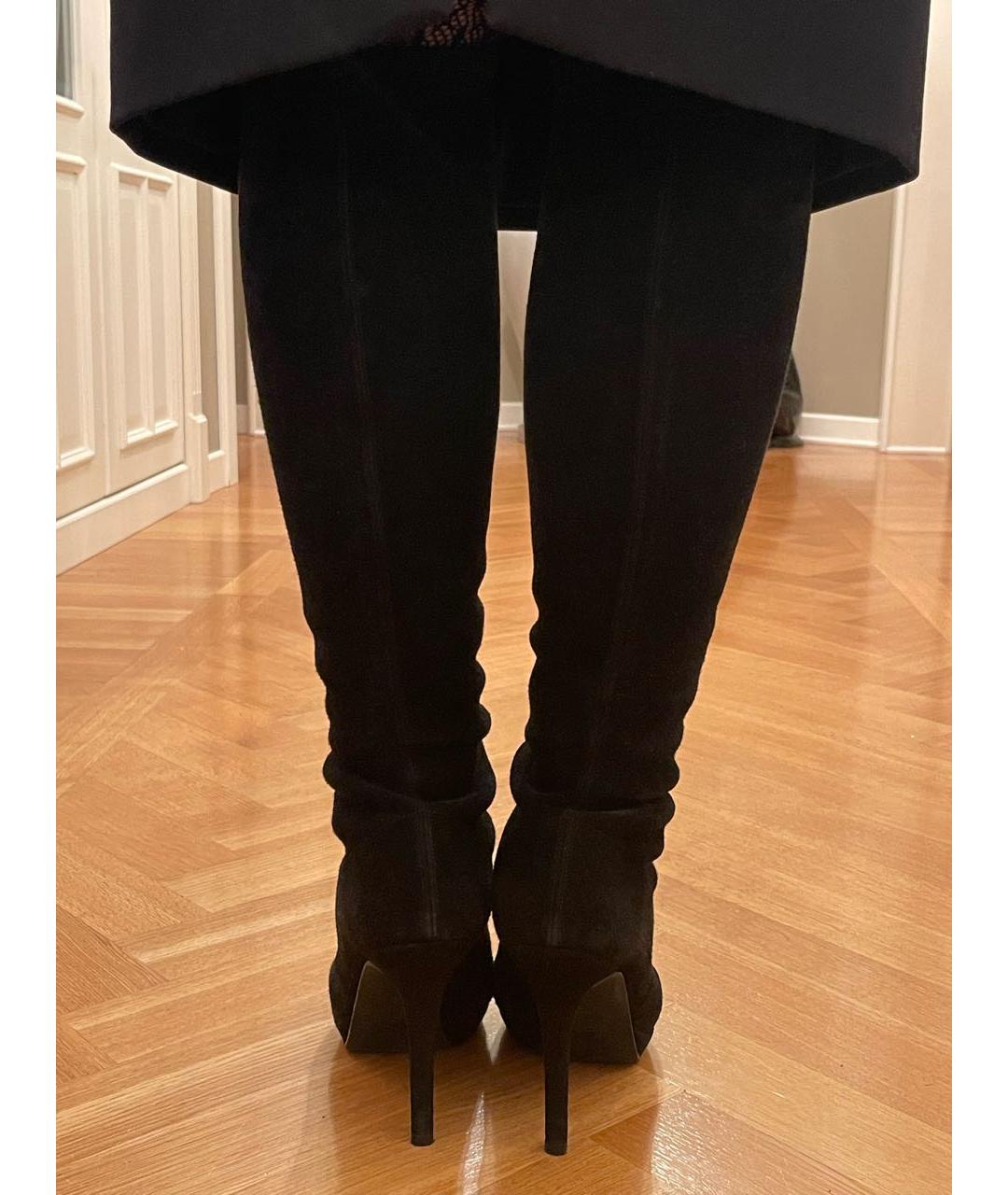 STUART WEITZMAN Черные замшевые сапоги, фото 4