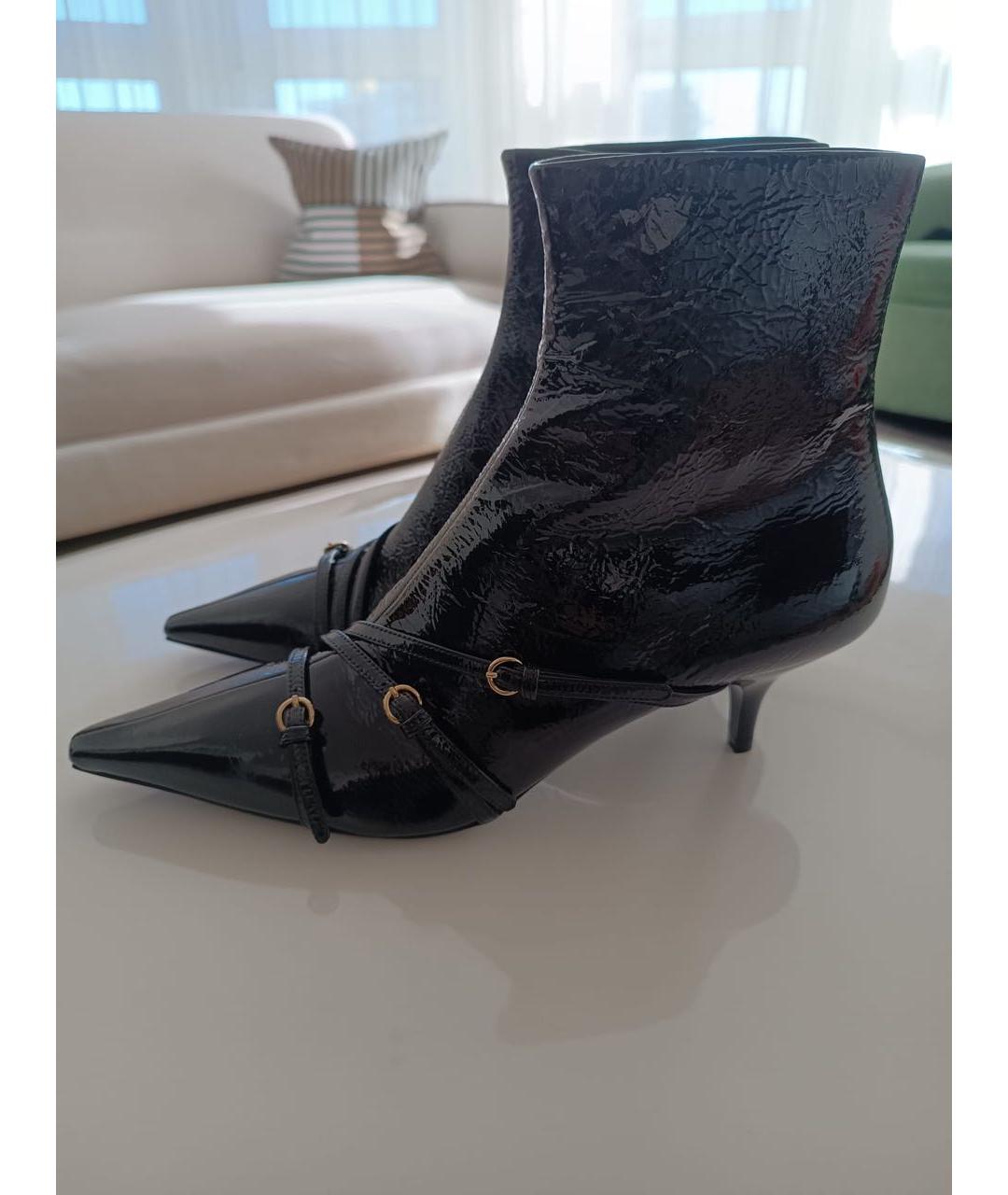 MIU MIU Черные ботильоны из лакированной кожи, фото 3