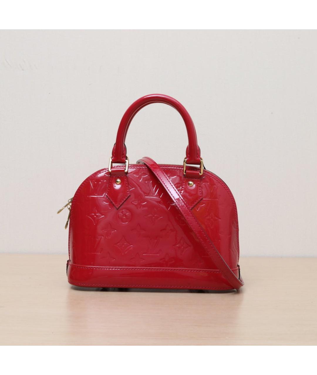 LOUIS VUITTON Красная сумка через плечо из лакированной кожи, фото 3
