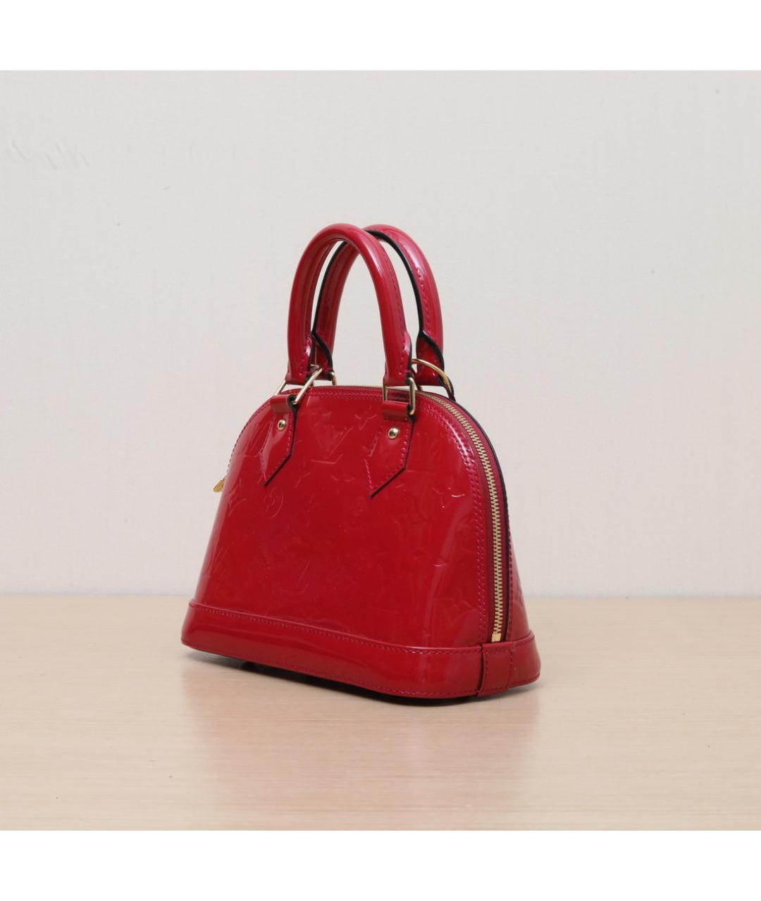 LOUIS VUITTON Красная сумка через плечо из лакированной кожи, фото 4