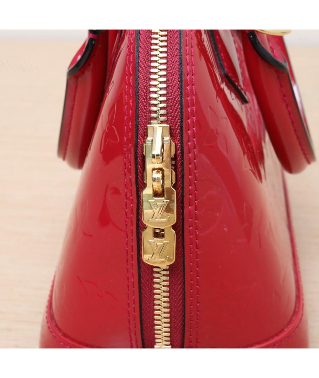 LOUIS VUITTON Красная сумка через плечо из лакированной кожи, фото 8
