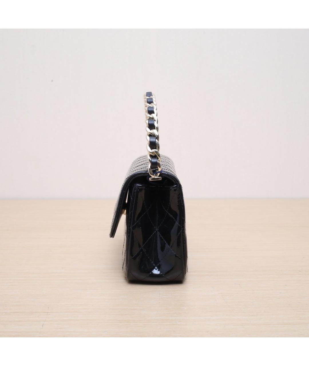 CHANEL Черная сумка через плечо из лакированной кожи, фото 5