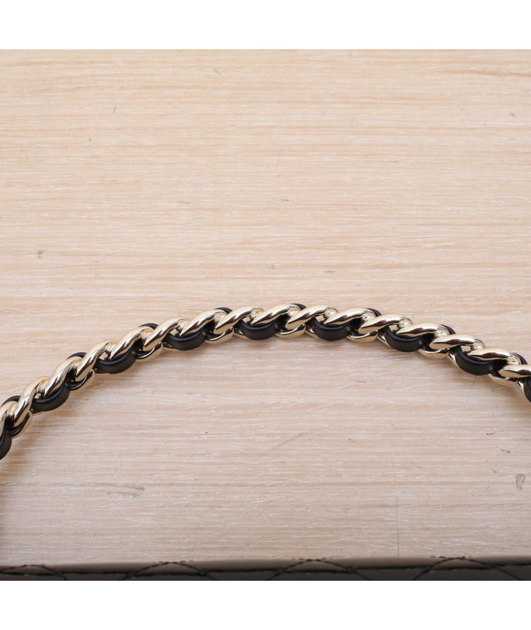 CHANEL Черная сумка через плечо из лакированной кожи, фото 9