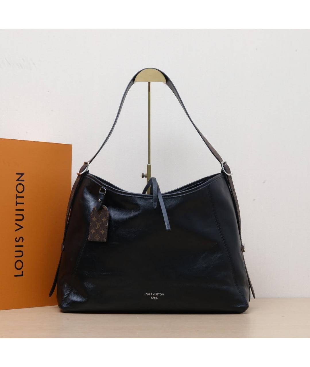 LOUIS VUITTON Черная кожаная сумка через плечо, фото 2