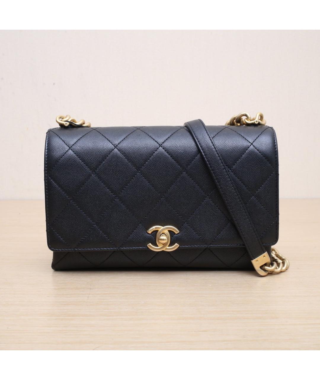 CHANEL Черная кожаная сумка через плечо, фото 3