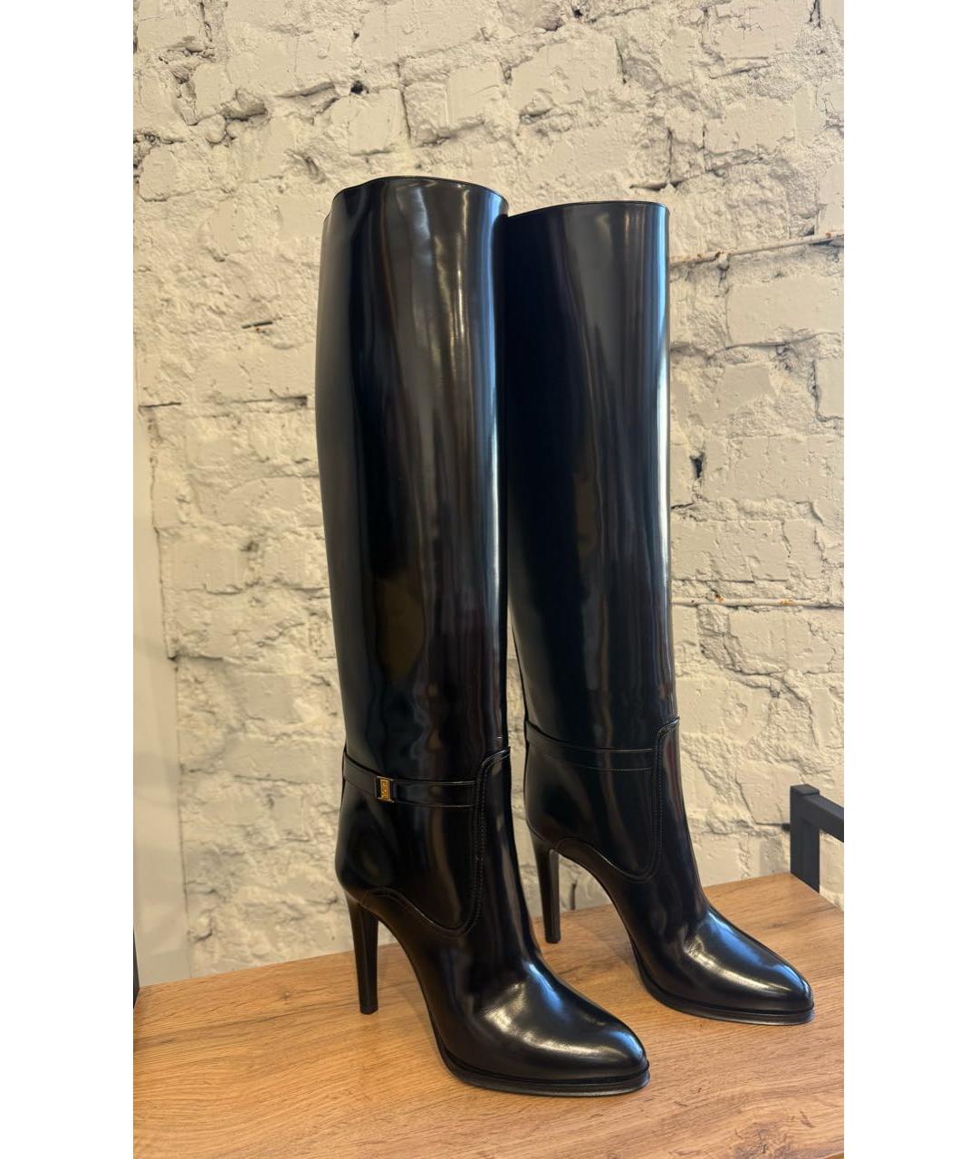 SAINT LAURENT Черные ботфорты из лакированной кожи, фото 2