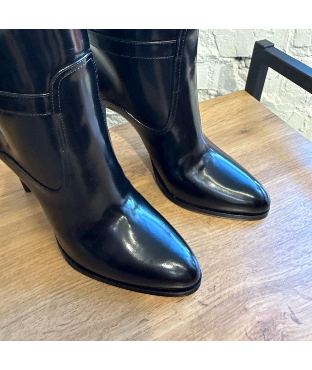 SAINT LAURENT Черные ботфорты из лакированной кожи, фото 4