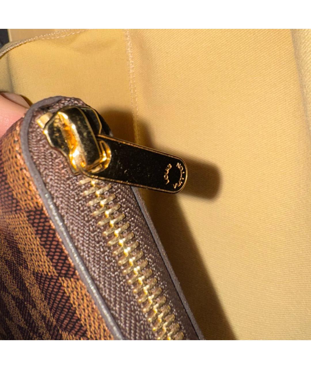 LOUIS VUITTON Коричневый кожаный кошелек, фото 4