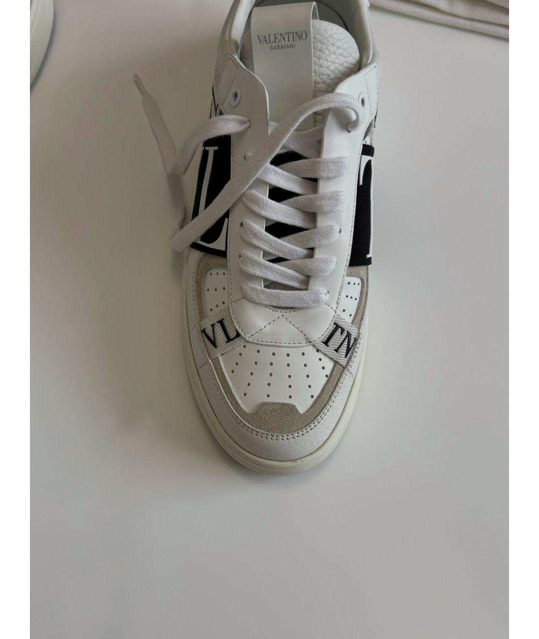 VALENTINO Белые кожаные низкие кроссовки / кеды, фото 3