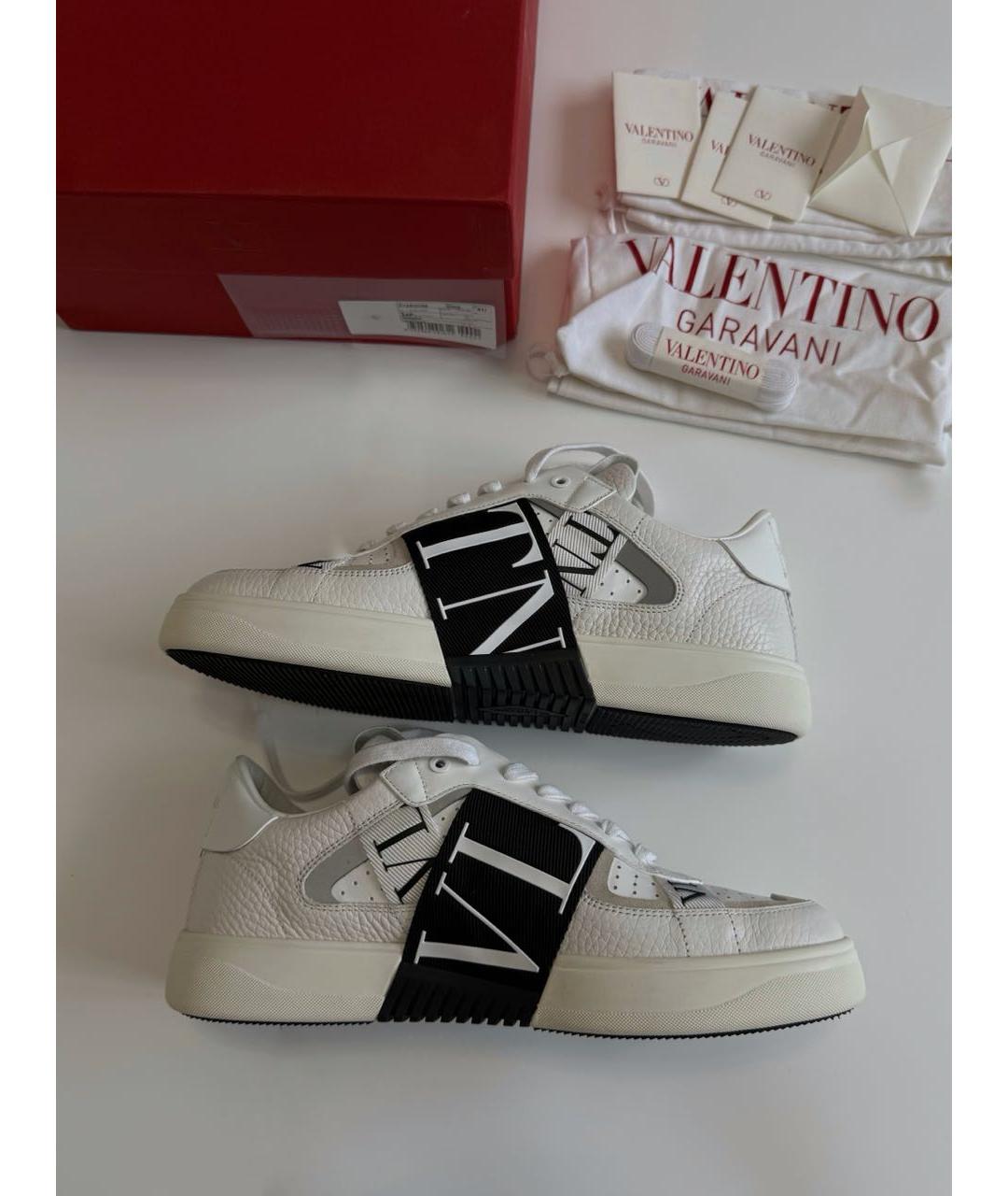 VALENTINO Белые кожаные низкие кроссовки / кеды, фото 2