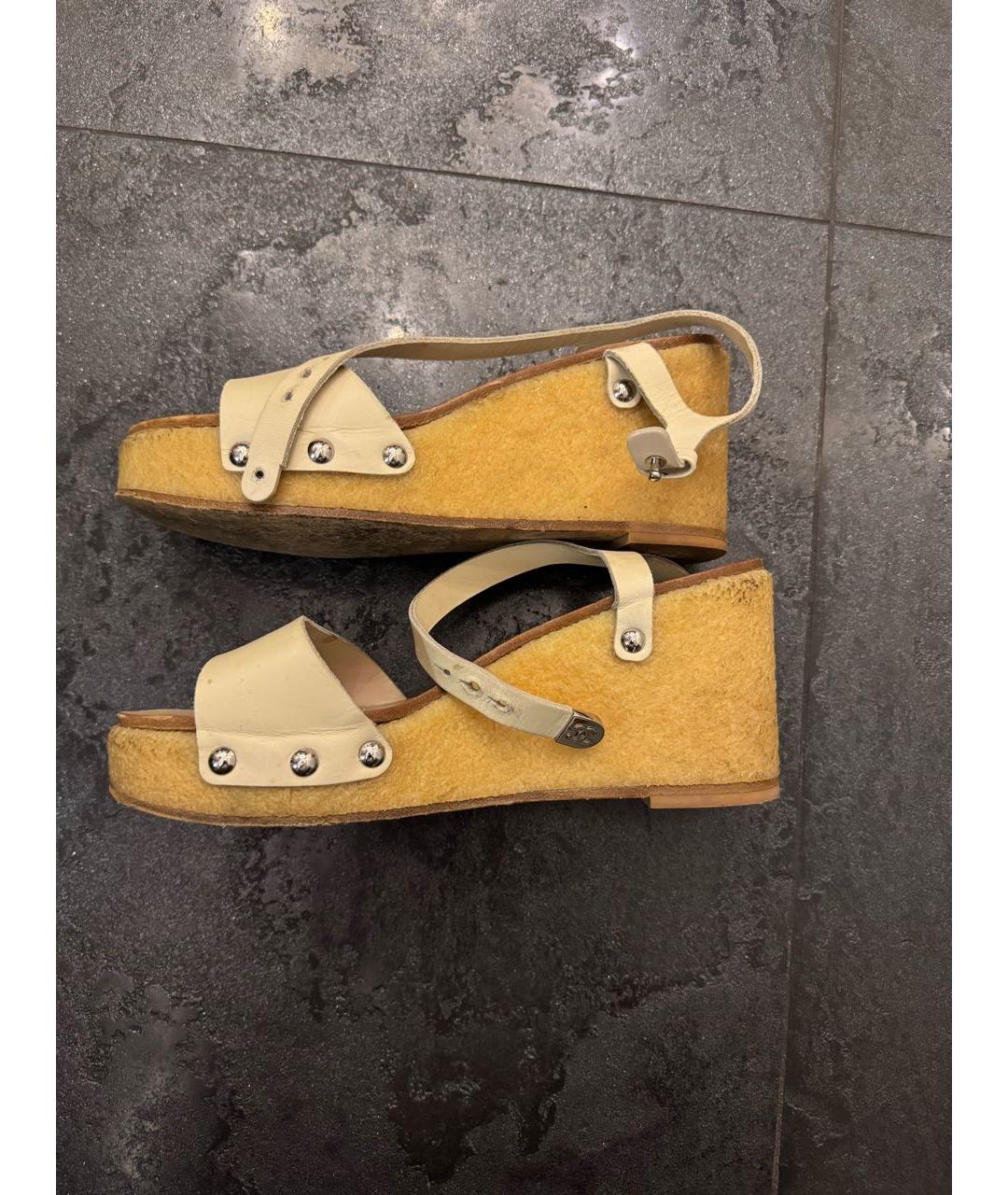 CHANEL Бежевые кожаные босоножки, фото 8