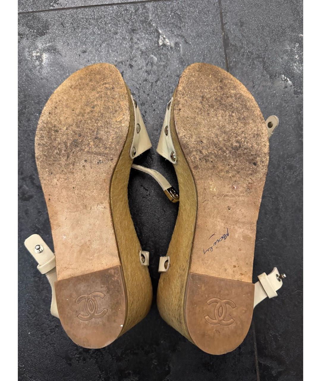 CHANEL Бежевые кожаные босоножки, фото 5
