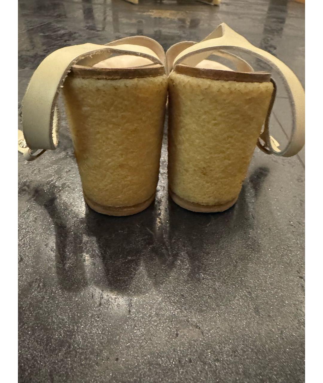 CHANEL Бежевые кожаные босоножки, фото 4