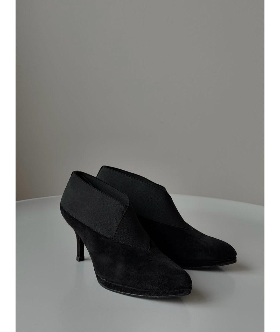 STUART WEITZMAN Черные замшевые ботильоны, фото 2