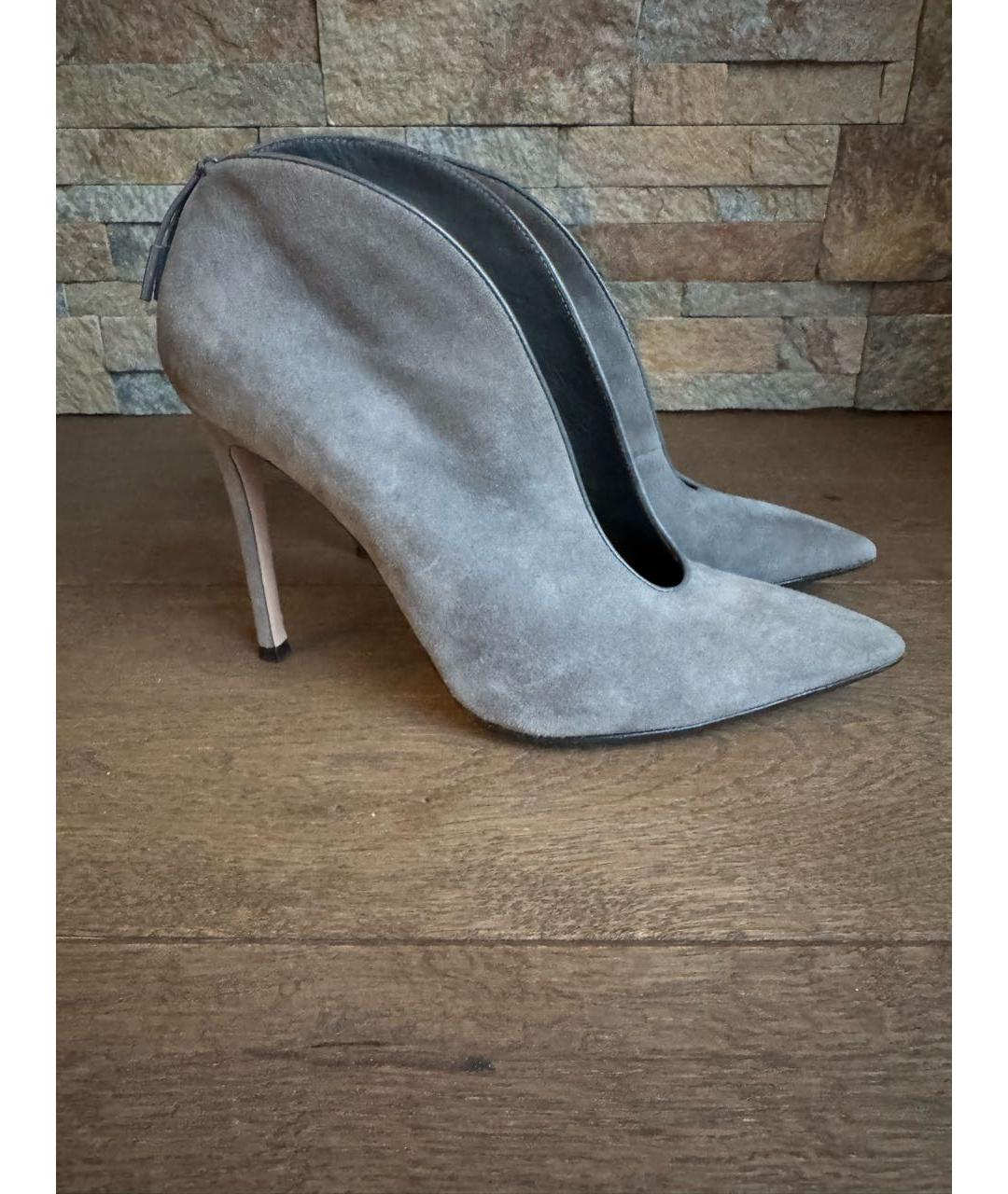 GIANVITO ROSSI Серые замшевые ботильоны, фото 3