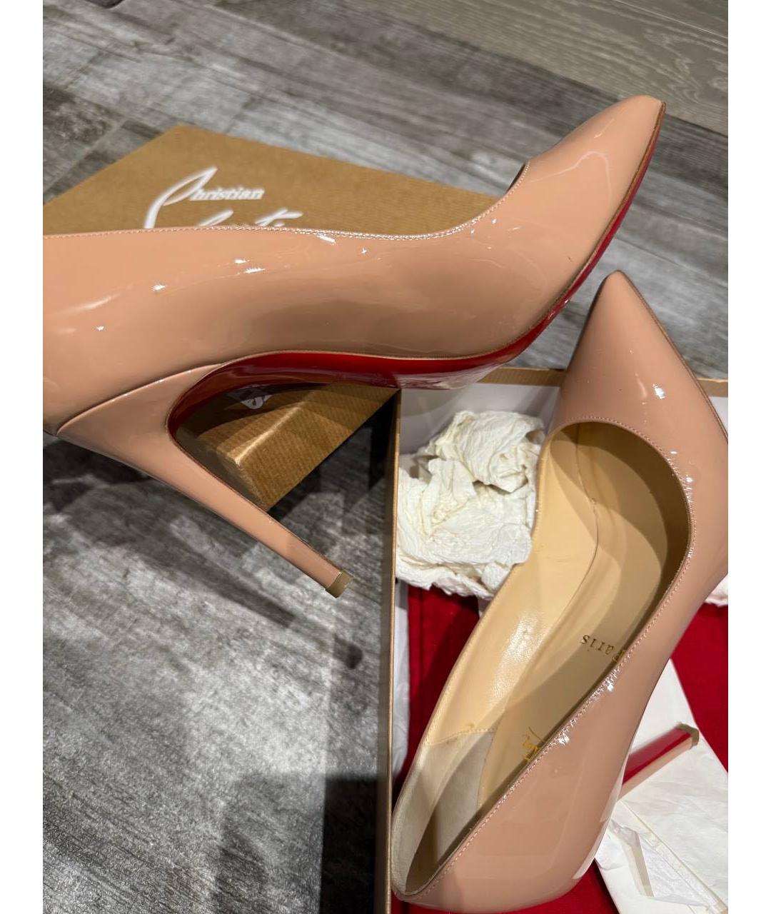 CHRISTIAN LOUBOUTIN Бежевые туфли из лакированной кожи, фото 7