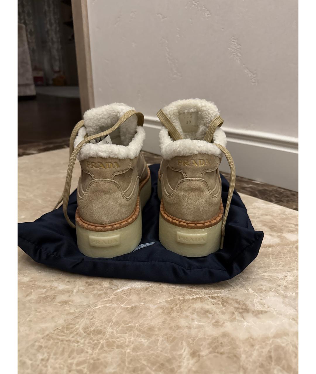 PRADA Бежевые замшевые ботинки, фото 4