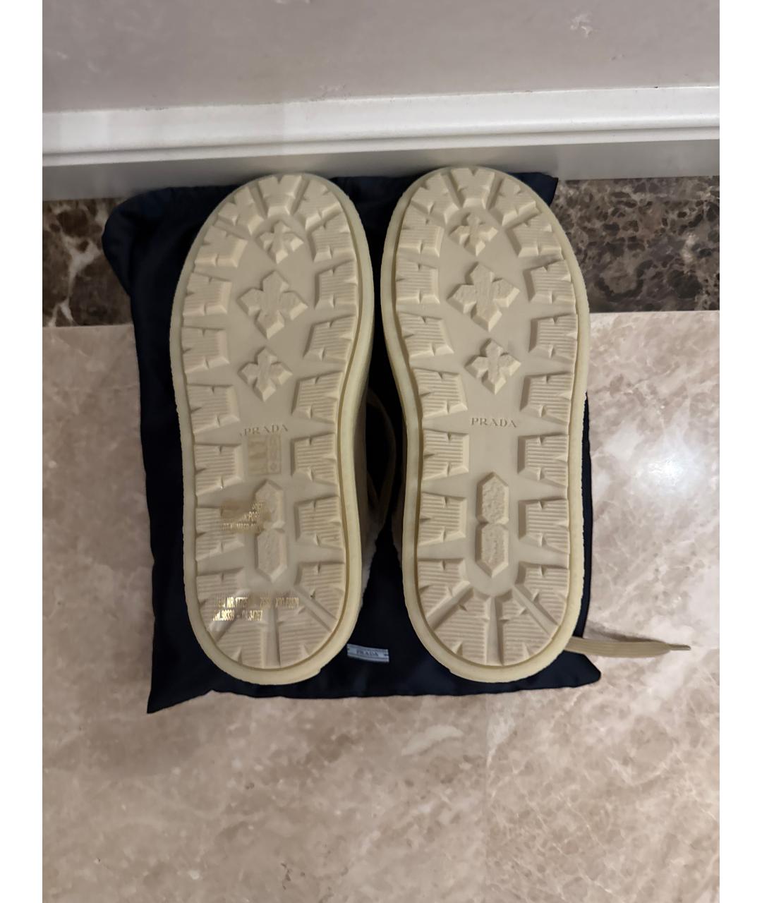 PRADA Бежевые замшевые ботинки, фото 5