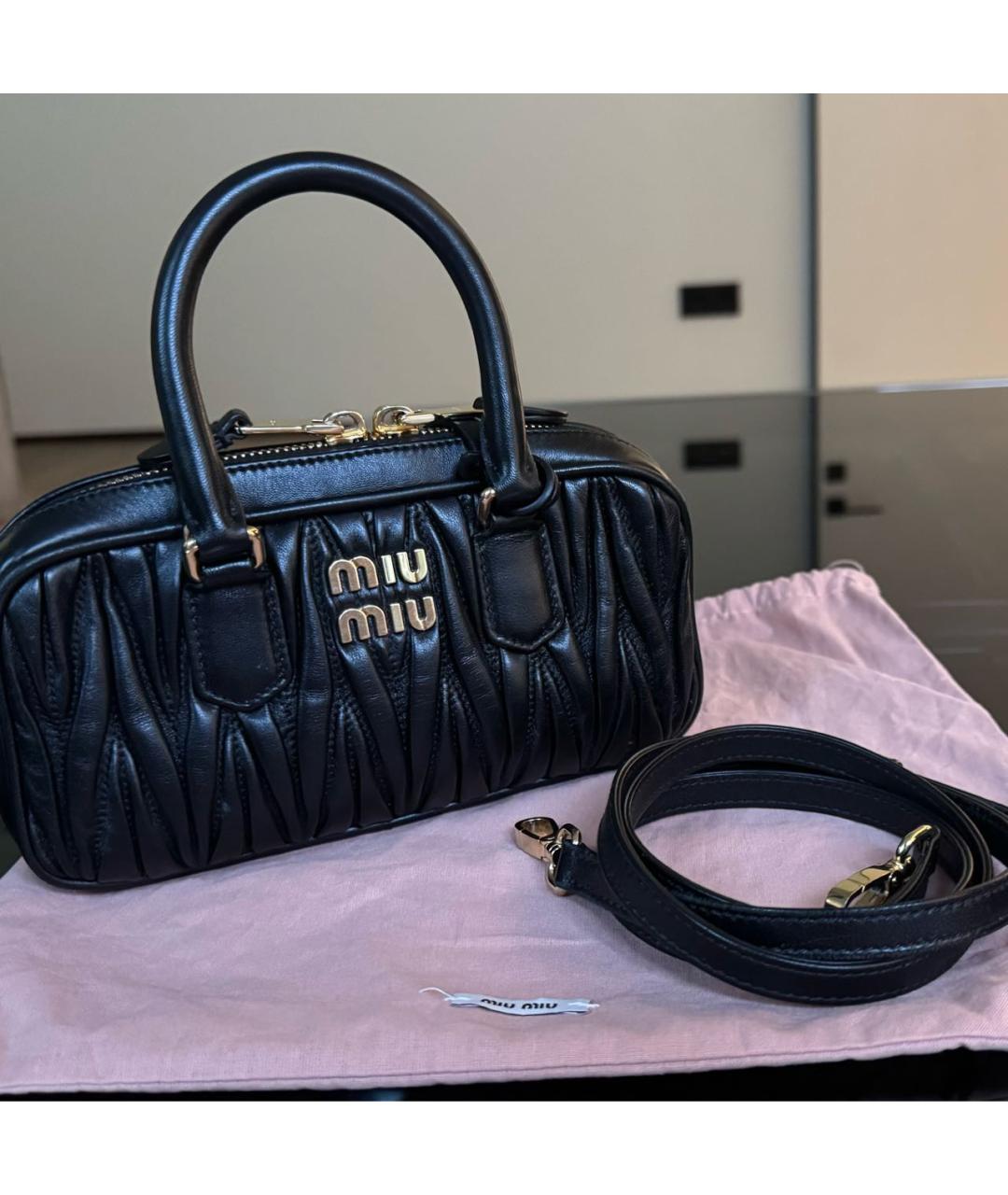 MIU MIU Черная кожаная сумка с короткими ручками, фото 5