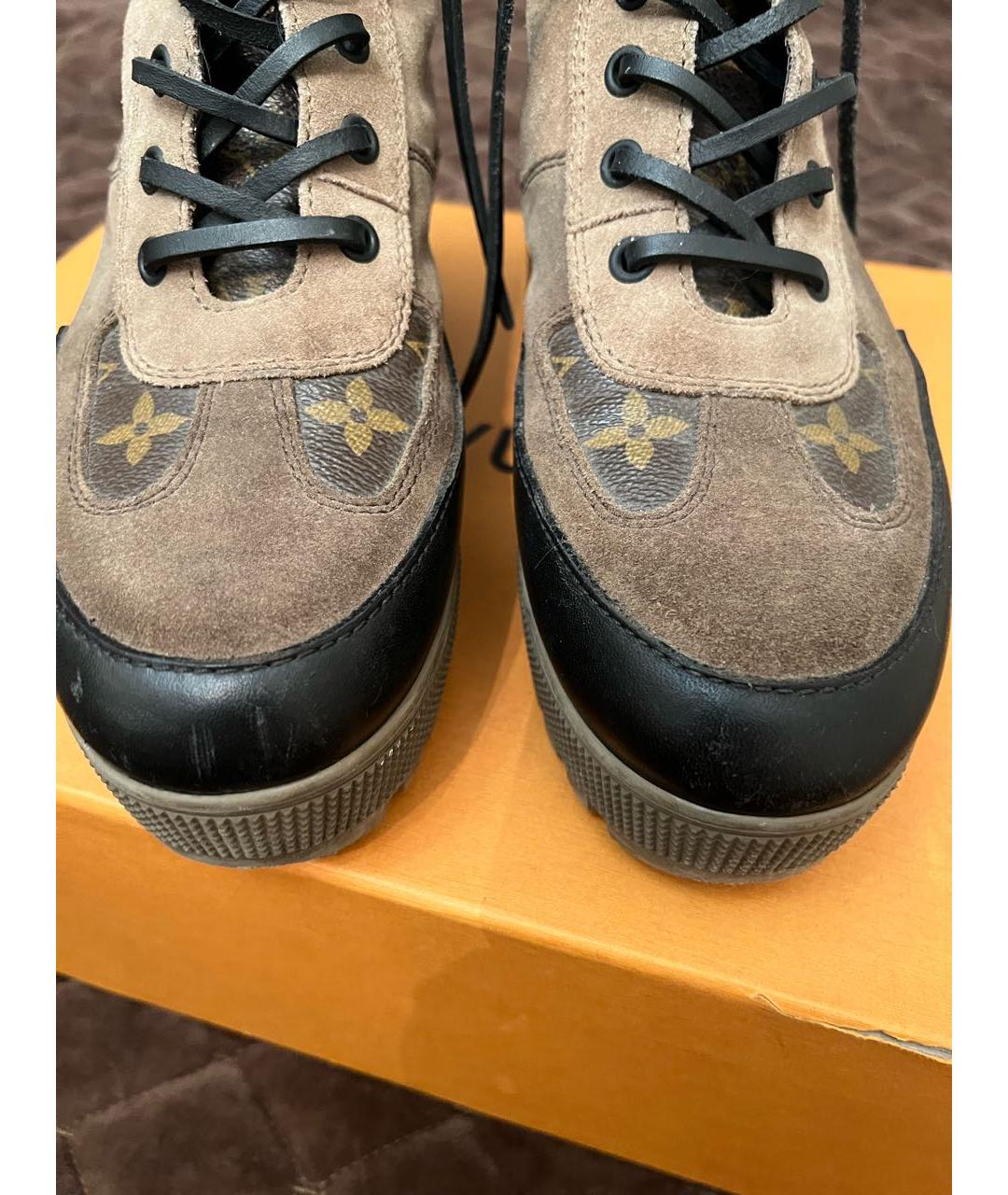 LOUIS VUITTON Коричневые замшевые ботинки, фото 3