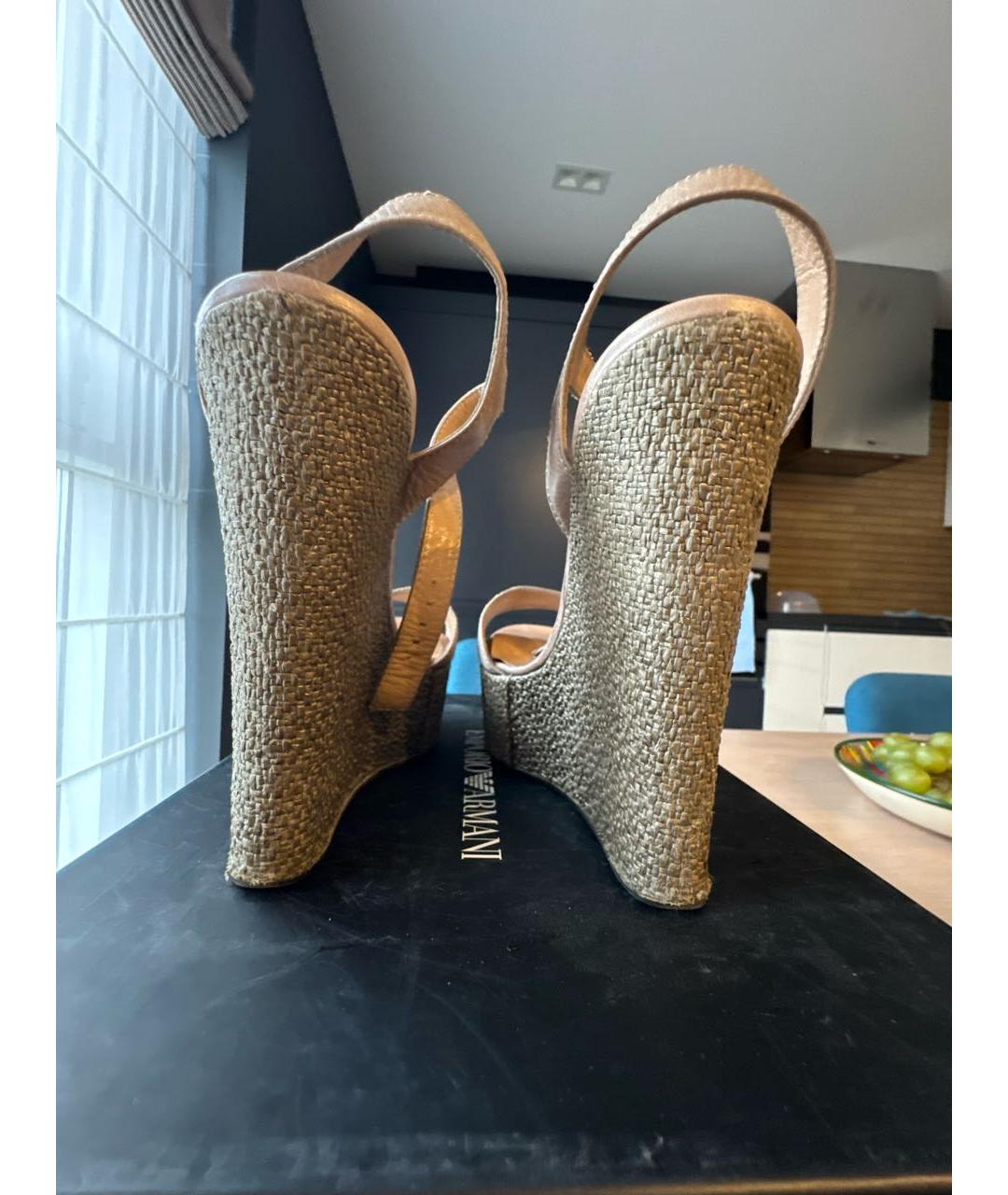 EMPORIO ARMANI Бежевые кожаные босоножки, фото 4