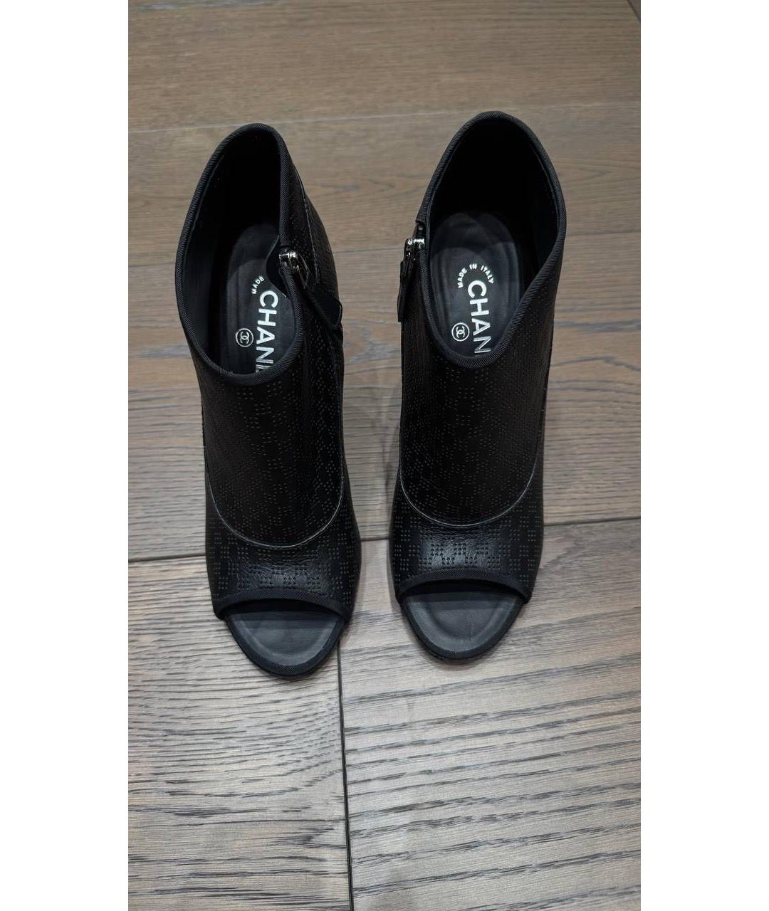 CHANEL Черные кожаные босоножки, фото 2