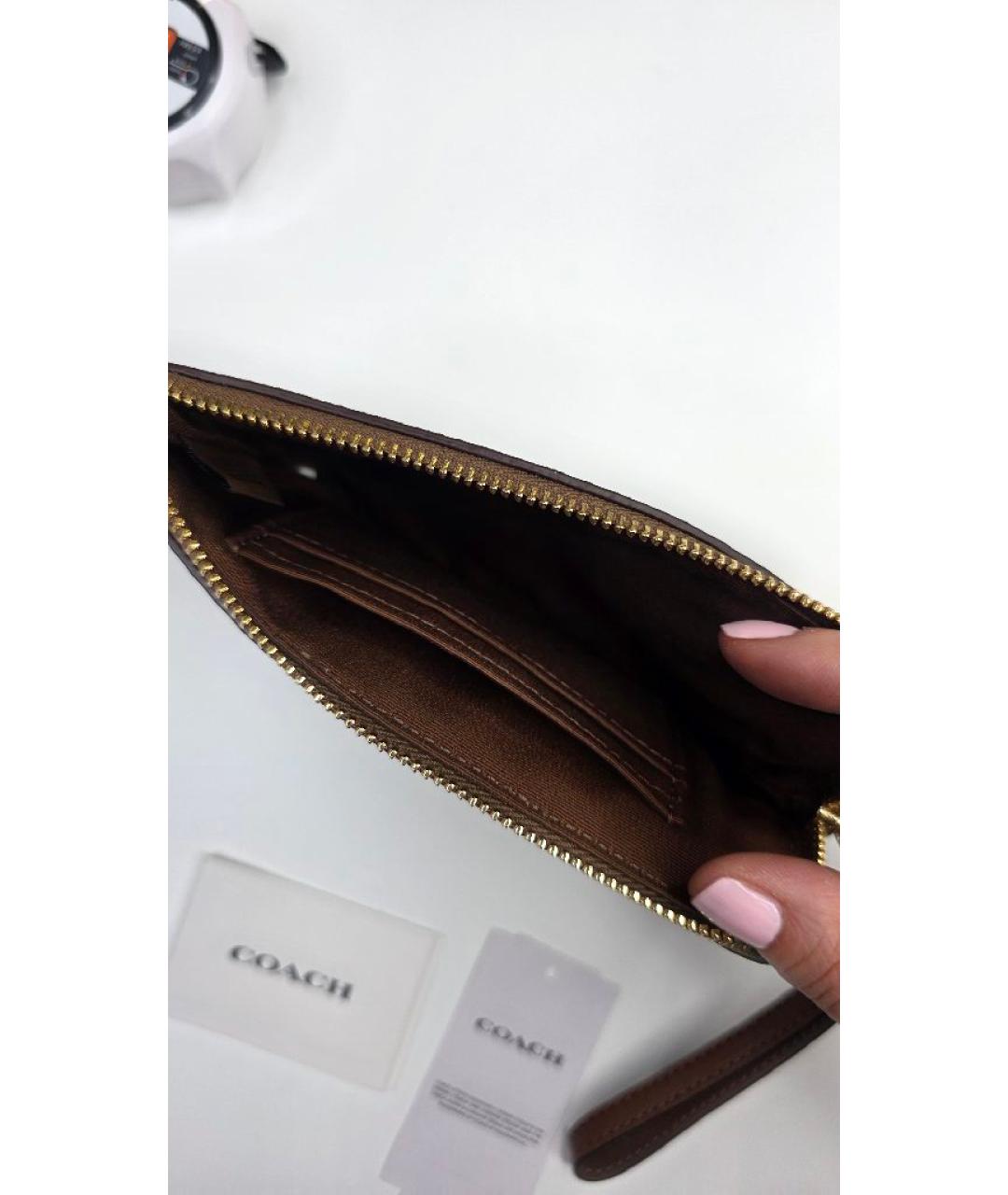 COACH Коричневая ключница, фото 3