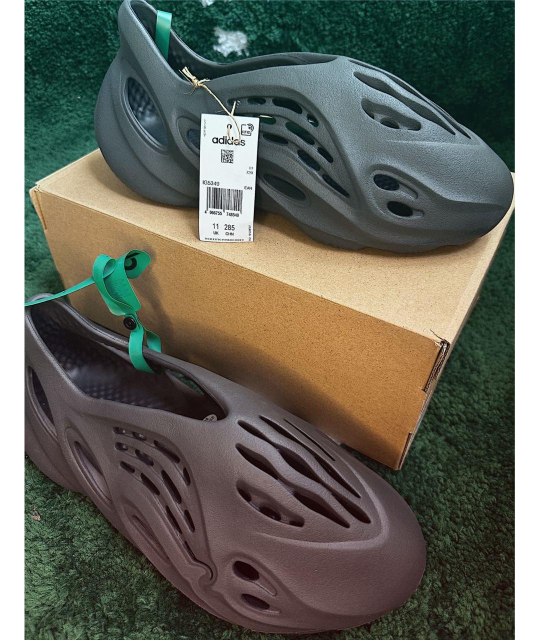 ADIDAS YEEZY Антрацитовые резиновые низкие кроссовки / кеды, фото 7