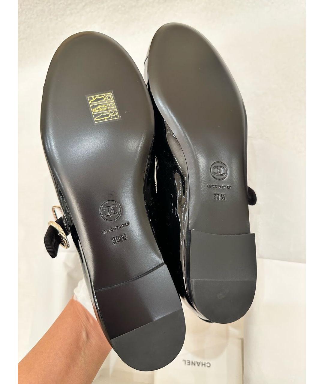 CHANEL Черные балетки из лакированной кожи, фото 4