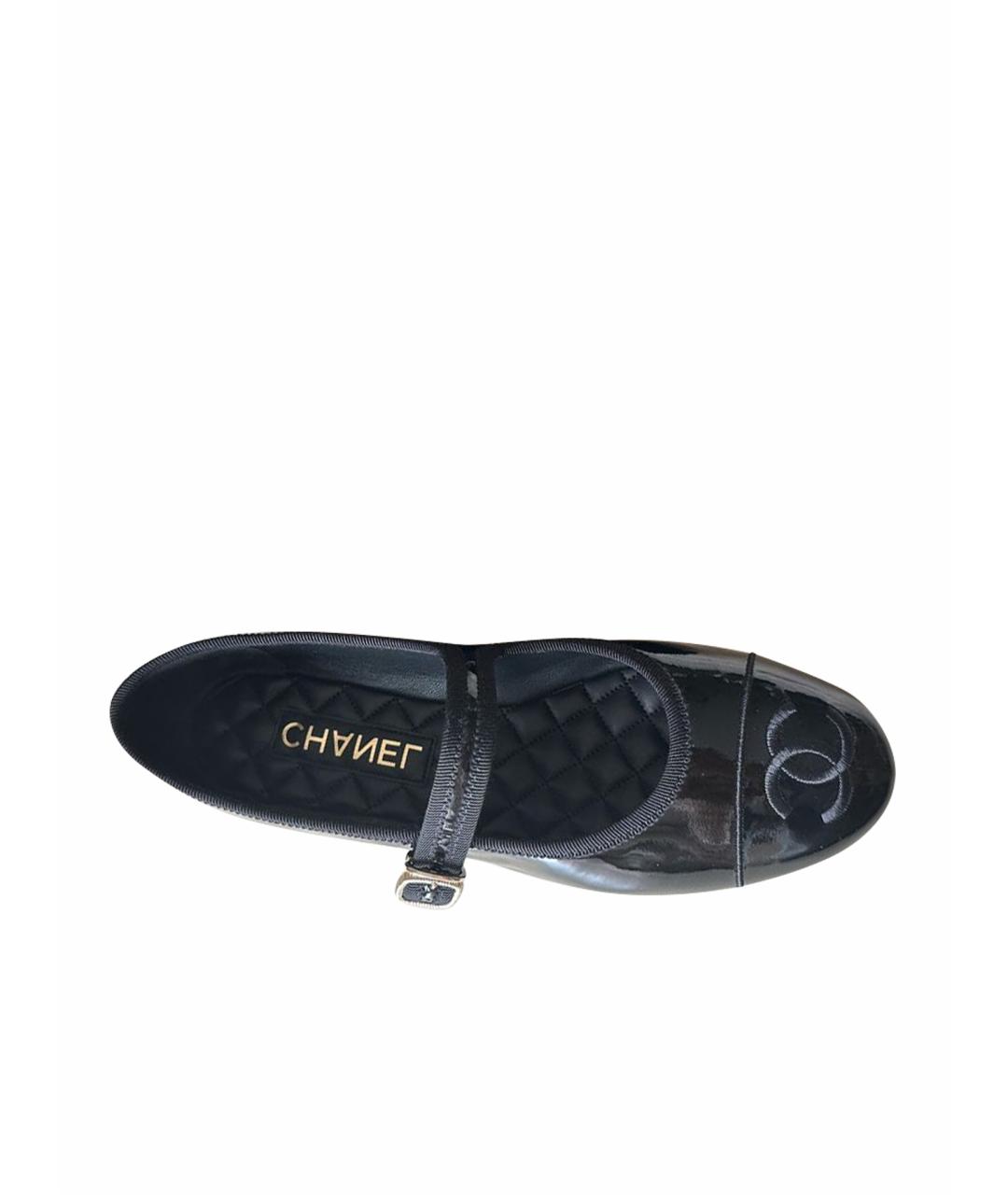 CHANEL Черные балетки из лакированной кожи, фото 1