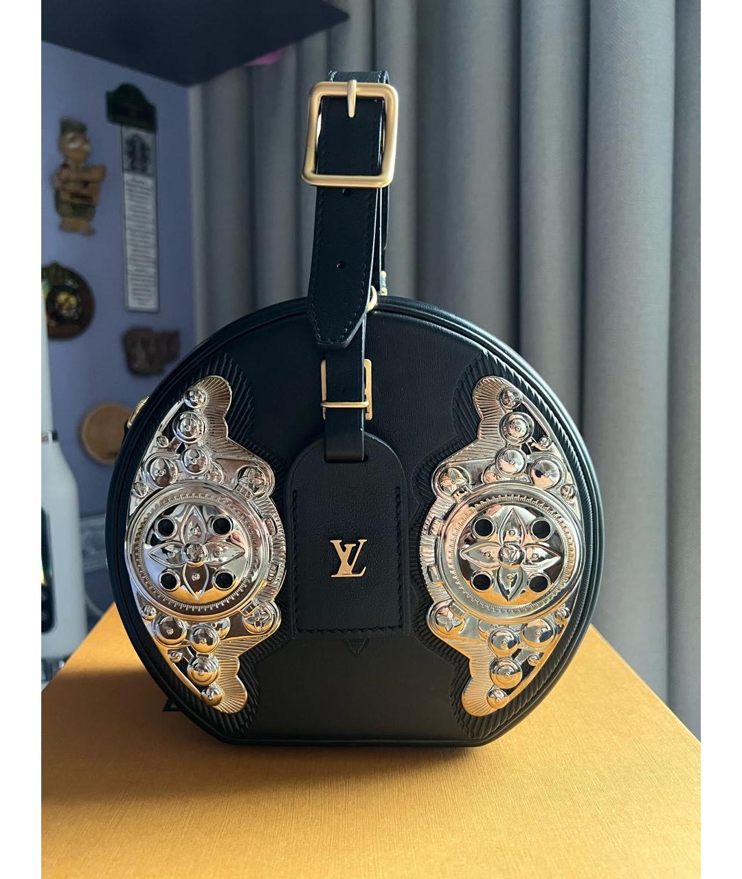 LOUIS VUITTON Черная кожаная сумка с короткими ручками, фото 6