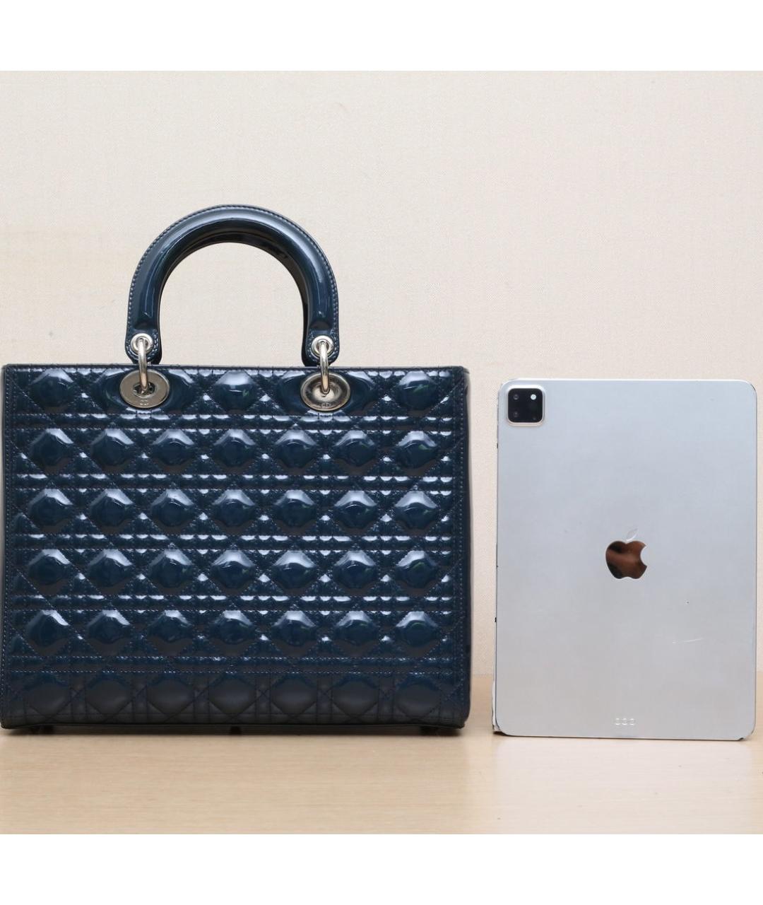 CHRISTIAN DIOR Темно-синяя сумка через плечо из лакированной кожи, фото 6