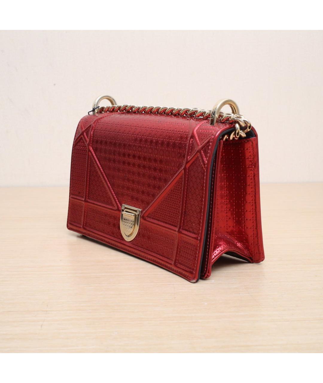 CHRISTIAN DIOR Красная сумка через плечо из лакированной кожи, фото 4