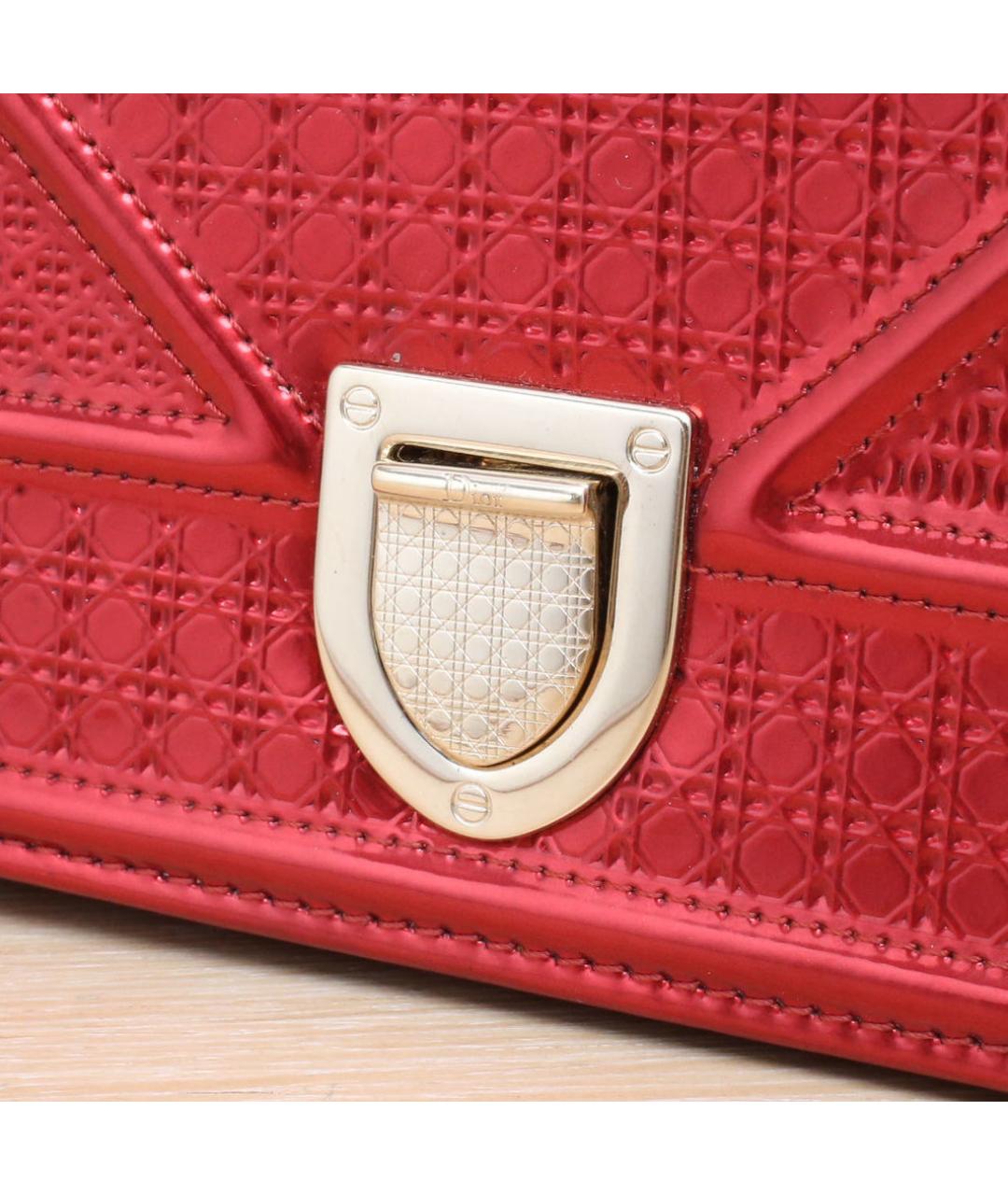 CHRISTIAN DIOR Красная сумка через плечо из лакированной кожи, фото 8