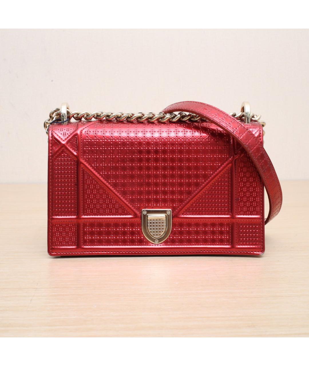 CHRISTIAN DIOR Красная сумка через плечо из лакированной кожи, фото 3