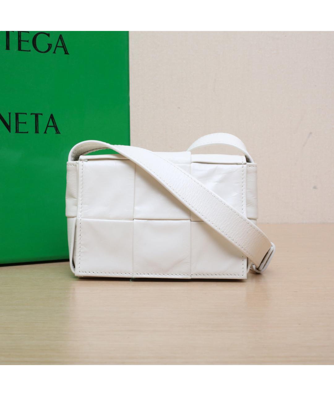 BOTTEGA VENETA Белая кожаная сумка через плечо, фото 2