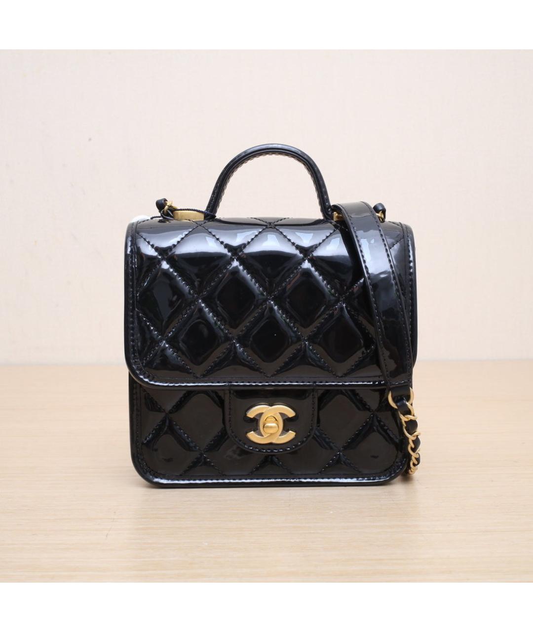 CHANEL Черная сумка через плечо из лакированной кожи, фото 3