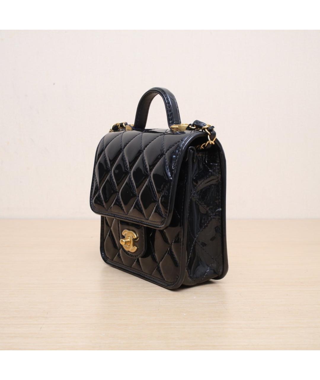 CHANEL Черная сумка через плечо из лакированной кожи, фото 4