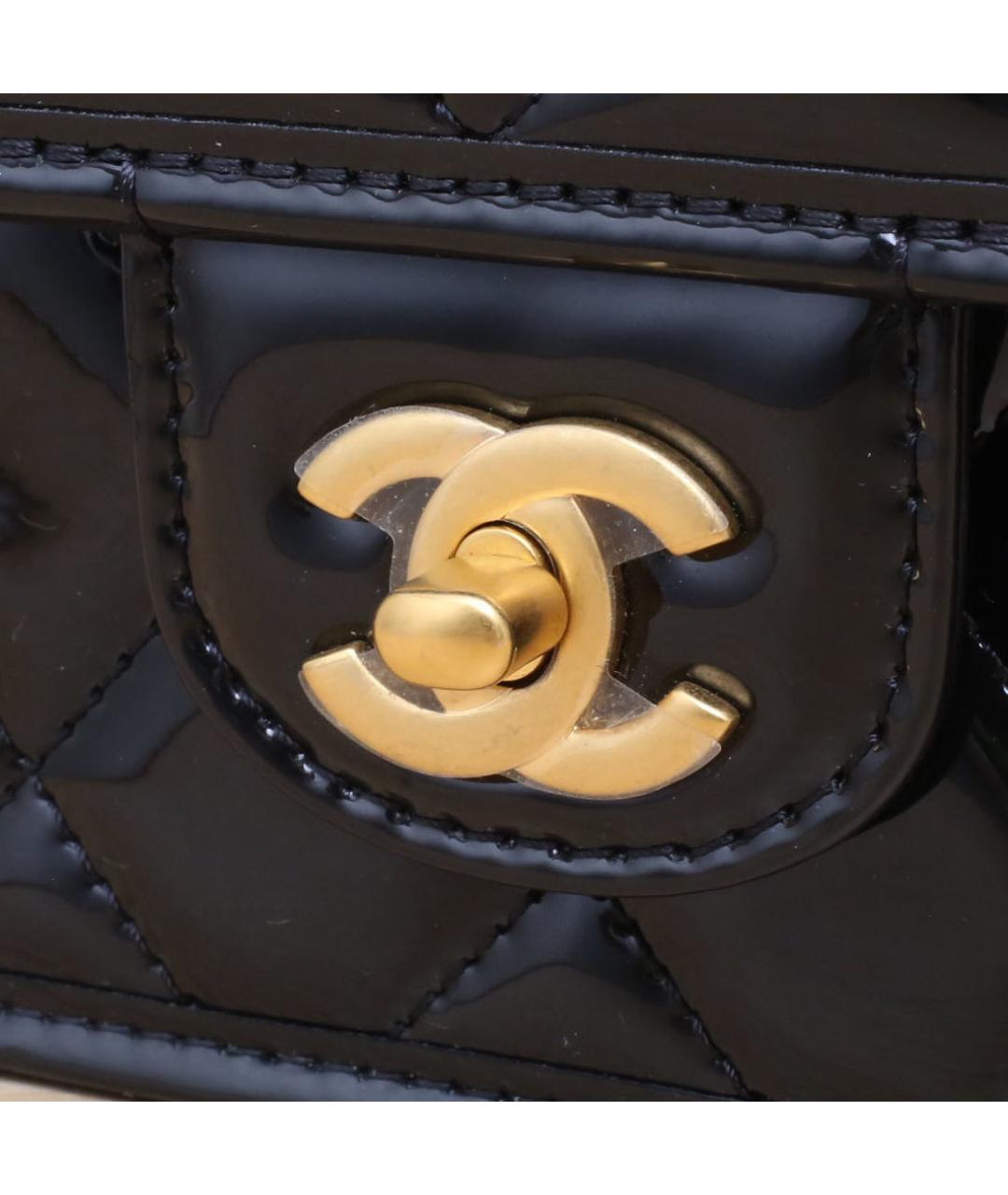 CHANEL Черная сумка через плечо из лакированной кожи, фото 8