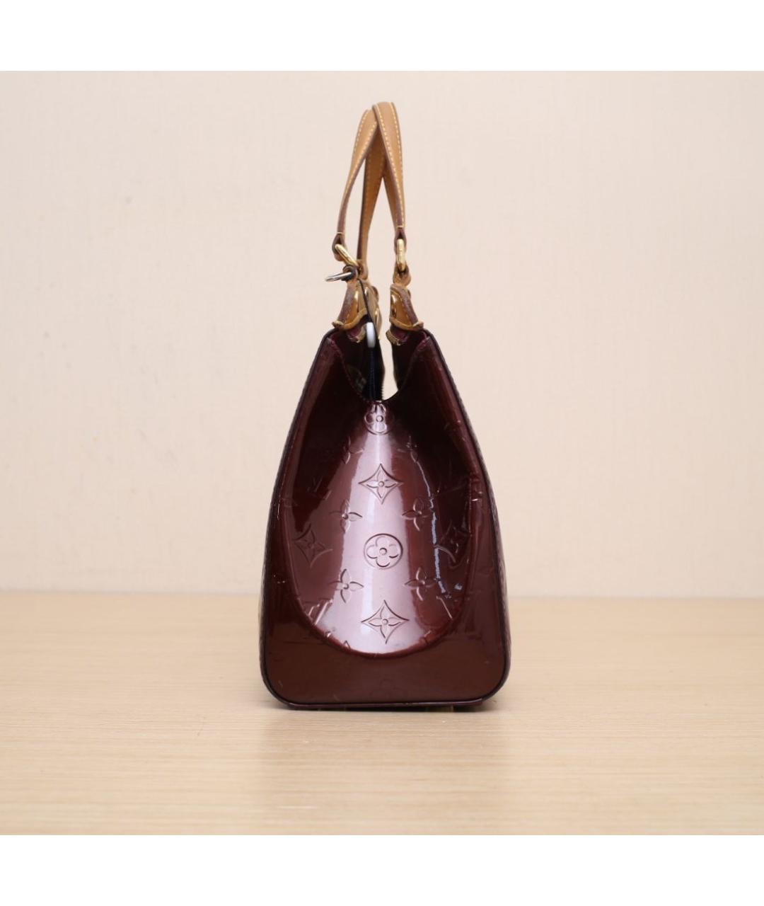 LOUIS VUITTON Бордовая сумка через плечо из лакированной кожи, фото 5