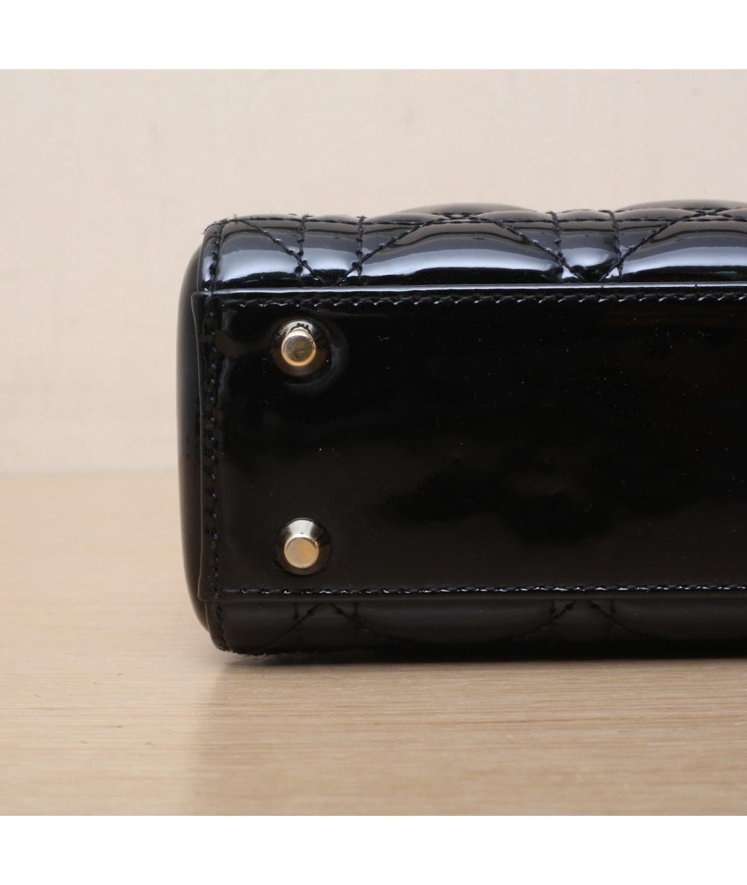 CHRISTIAN DIOR Черная сумка через плечо из лакированной кожи, фото 9