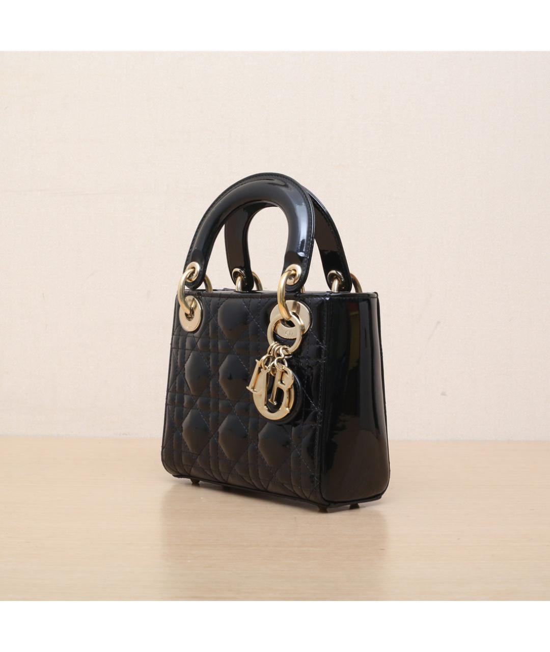 CHRISTIAN DIOR Черная сумка через плечо из лакированной кожи, фото 4