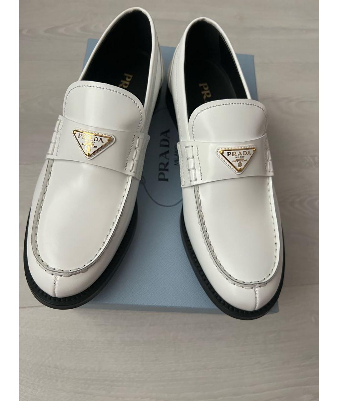 PRADA Белые кожаные лоферы, фото 2