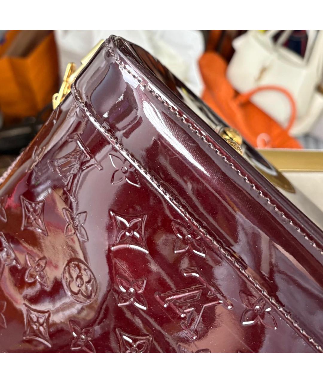 LOUIS VUITTON Бордовая сумка тоут из лакированной кожи, фото 6